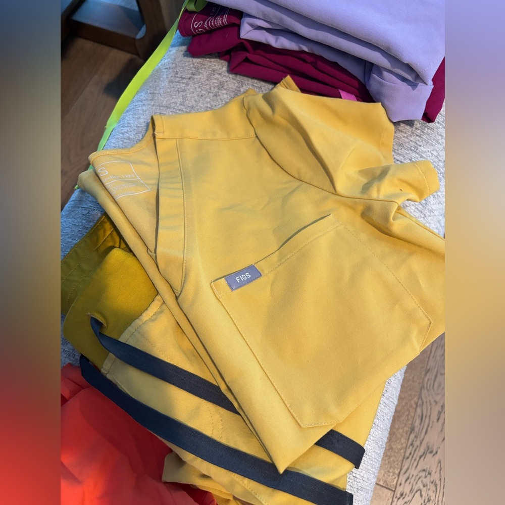 Figs Mustard V-Neck Scrub Set